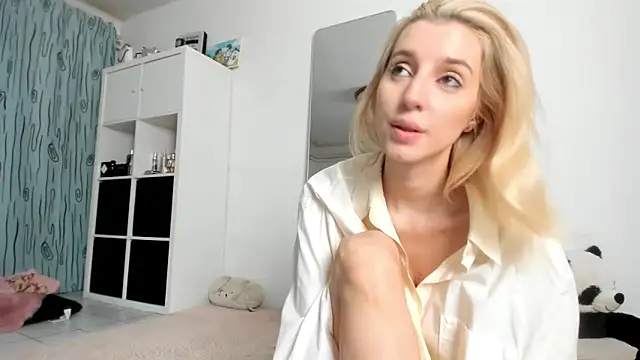 KenzieDawton online show from November 14, 2025, 4:38 pm