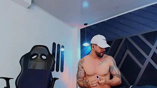 Petesevans online show from April 28, 2026, 2:27 am