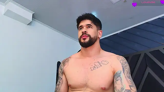 Petesevans online show from May 1, 2026, 11:42 pm