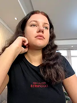 Snapshot of likaxxx chatting on December 5, 2024, 11:05 am likaxxx online show from December 5, 2024, 11:05 am