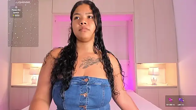 Snapshot of SophiaaStone chatting on January 25, 2025, 11:44 am SophiaaStone online show from January 25, 2025, 11:44 am