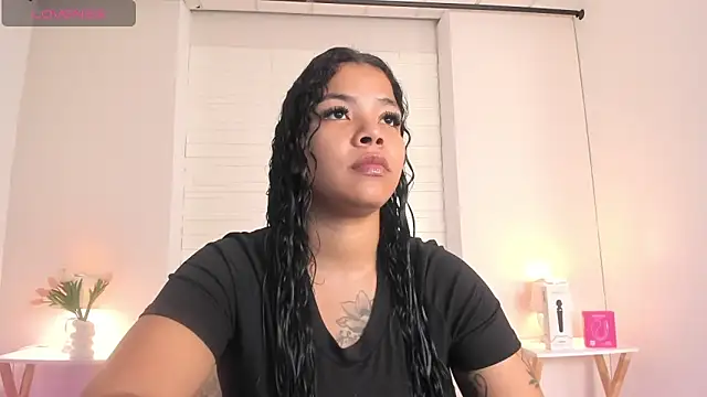 Snapshot of SophiaaStone chatting on May 14, 2026, 12:12 pm SophiaaStone online show from May 14, 2026, 12:12 pm