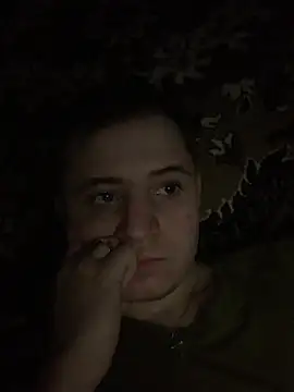 Snapshot of sweaticeboy chatting on December 22, 2024, 12:16 pm sweaticeboy online show from December 22, 2024, 12:16 pm