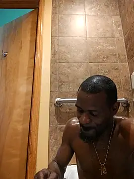 Maculine Stayr online show from March 19, 2025, 7:17 pm