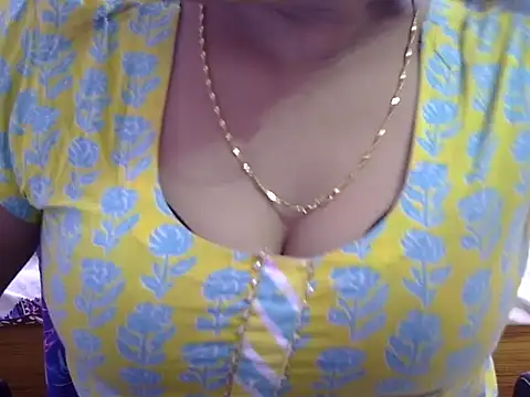 Snapshot of Your_wild_Dia chatting on October 13, 2025, 5:18 am Your wild Dia online show from October 13, 2025, 5:18 am