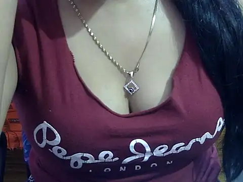 Snapshot of Your_wild_Dia chatting on November 7, 2025, 5:46 pm Your wild Dia online show from November 7, 2025, 5:46 pm