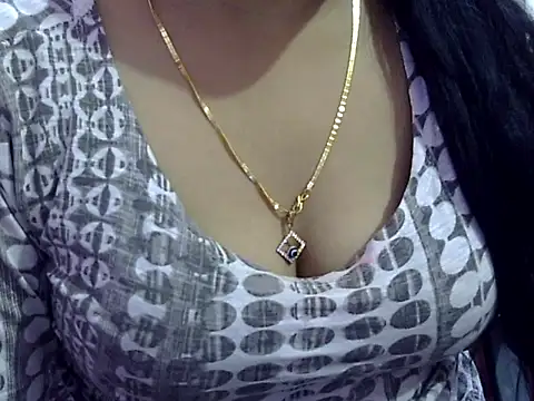 Snapshot of Your_wild_Dia chatting on November 10, 2025, 6:07 pm Your wild Dia online show from November 10, 2025, 6:07 pm