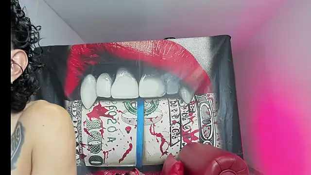 Snapshot of Strongernastyx chatting on February 25, 2025, 9:13 pm Strongernastyx online show from February 25, 2025, 9:13 pm