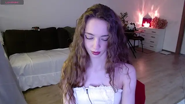 Weeissy online show from December 1, 2024, 5:02 pm