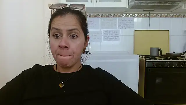 Sara Brandon online show from September 21, 2025, 8:10 pm