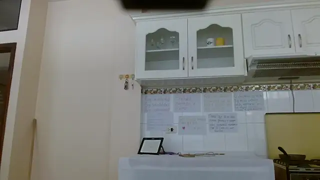 Sara Brandon online show from September 23, 2025, 9:40 pm