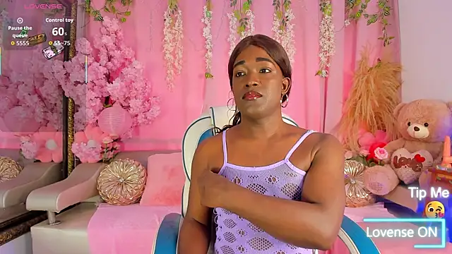 Snapshot of SammyGirlTS chatting on November 29, 2025, 12:30 pm SammyGirlTS online show from November 29, 2025, 12:30 pm