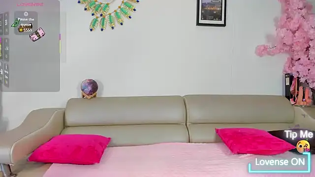 Snapshot of SammyGirlTS chatting on February 25, 2026, 1:10 pm SammyGirlTS online show from February 25, 2026, 1:10 pm