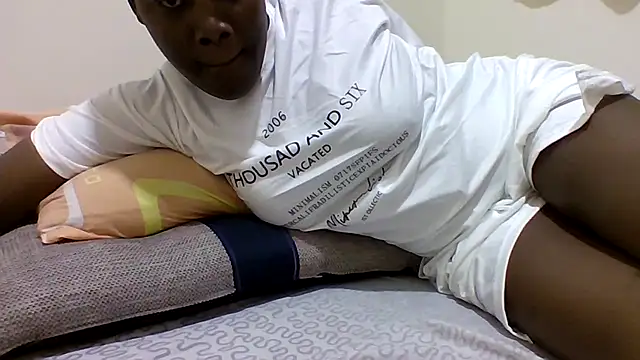 Snapshot of sweetelle09 chatting on June 12, 2026, 6:40 pm sweetelle09 online show from June 12, 2026, 6:40 pm