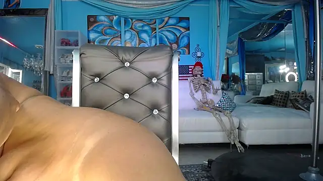 Snapshot of ADRIANNA_FOX chatting on October 9, 2025, 9:40 am ADRIANNA FOX online show from October 9, 2025, 9:40 am