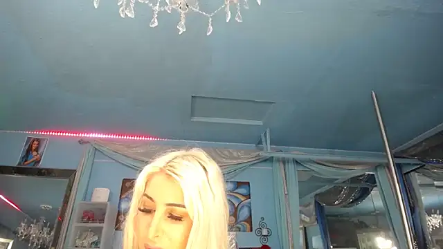 ADRIANNA FOX online show from May 2, 2026, 10:31 am