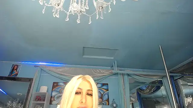 Snapshot of ADRIANNA_FOX chatting on July 11, 2026, 4:26 am ADRIANNA FOX online show from July 11, 2026, 4:26 am