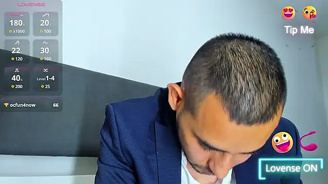 jhonyalzate2 online show from March 6, 2025, 3:57 am