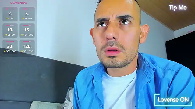 jhonyalzate2 online show from September 29, 2025, 4:39 am