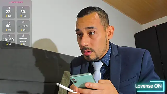 jhonyalzate2 online show from January 9, 2026, 3:53 am