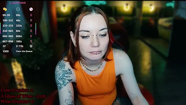 Snapshot of MaxPhoenixx chatting on April 12, 2026, 5:29 pm MaxPhoenixx online show from April 12, 2026, 5:29 pm