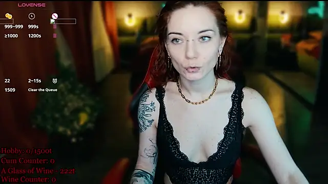 Snapshot of MaxPhoenixx chatting on May 4, 2026, 7:32 pm MaxPhoenixx online show from May 4, 2026, 7:32 pm