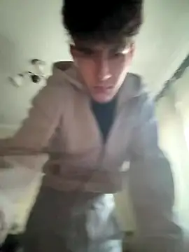 Snapshot of Andrei_992 chatting on December 16, 2025, 1:38 pm Andrei 992 online show from December 16, 2025, 1:38 pm