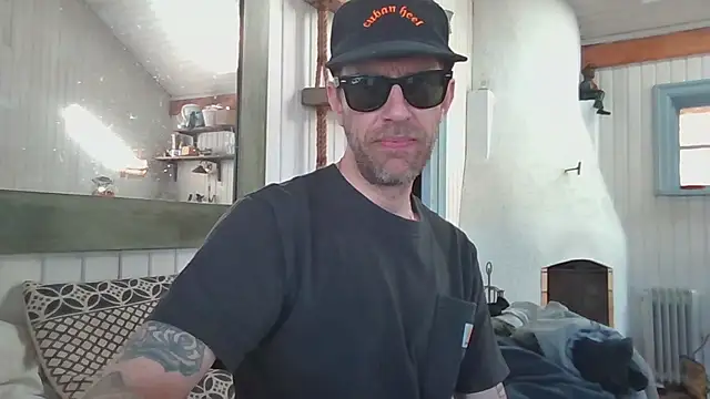 Snapshot of Stock-Holmes chatting on May 1, 2026, 9:25 am Stock-Holmes online show from May 1, 2026, 9:25 am
