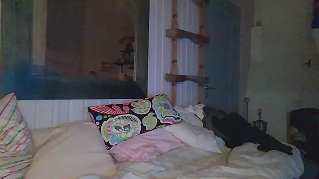 Snapshot of Stock-Holmes chatting on May 3, 2026, 10:27 pm Stock-Holmes online show from May 3, 2026, 10:27 pm