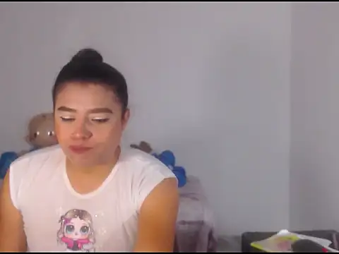 Snapshot of katrinawillff chatting on June 25, 2026, 1:49 am katrinawillff online show from June 25, 2026, 1:49 am