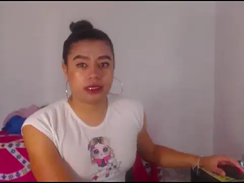 Snapshot of katrinawillff chatting on July 7, 2026, 1:26 pm katrinawillff online show from July 7, 2026, 1:26 pm