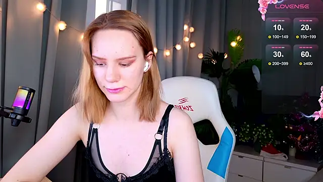 Snapshot of Ramona___ chatting on December 24, 2024, 9:28 am Ramona online show from December 24, 2024, 9:28 am