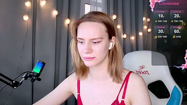 Snapshot of Ramona___ chatting on December 25, 2024, 11:33 am Ramona online show from December 25, 2024, 11:33 am