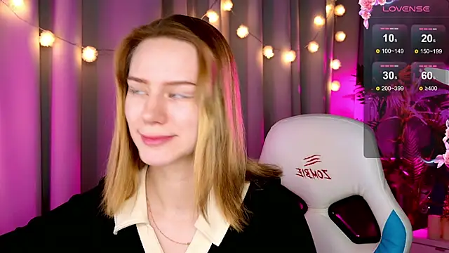 Snapshot of Ramona___ chatting on January 20, 2025, 5:48 am Ramona online show from January 20, 2025, 5:48 am