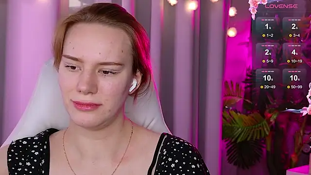 Snapshot of Ramona___ chatting on January 28, 2025, 9:41 am Ramona online show from January 28, 2025, 9:41 am