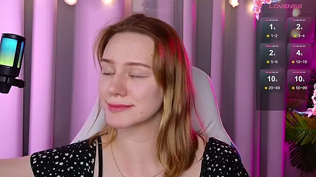 Snapshot of Ramona___ chatting on January 28, 2025, 12:43 pm Ramona online show from January 28, 2025, 12:43 pm