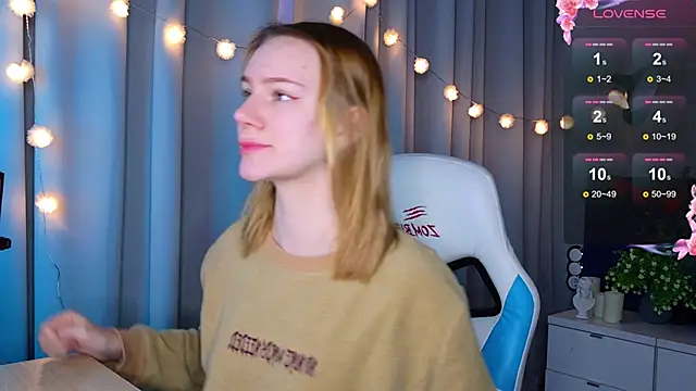 Snapshot of Ramona___ chatting on February 5, 2025, 6:02 am Ramona online show from February 5, 2025, 6:02 am