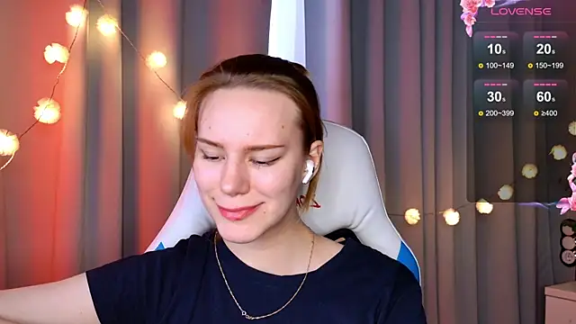 Snapshot of Ramona___ chatting on February 13, 2025, 12:43 pm Ramona online show from February 13, 2025, 12:43 pm