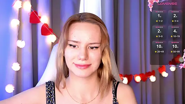 Snapshot of Ramona___ chatting on February 18, 2025, 9:43 am Ramona online show from February 18, 2025, 9:43 am