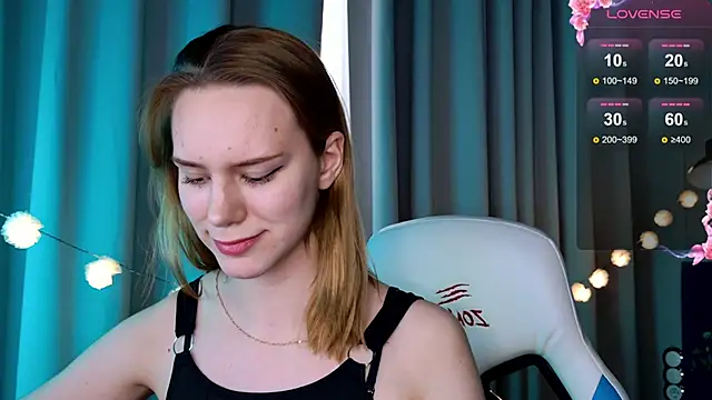 Snapshot of Ramona___ chatting on March 4, 2025, 12:44 pm Ramona online show from March 4, 2025, 12:44 pm