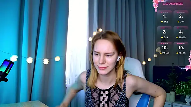 Snapshot of Ramona___ chatting on March 7, 2025, 9:40 am Ramona online show from March 7, 2025, 9:40 am