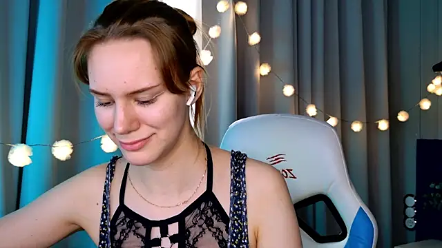 Snapshot of Ramona___ chatting on March 7, 2025, 12:45 pm Ramona online show from March 7, 2025, 12:45 pm