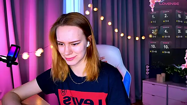 Snapshot of Ramona___ chatting on March 15, 2025, 6:14 am Ramona online show from March 15, 2025, 6:14 am