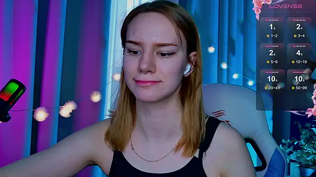 Snapshot of Ramona___ chatting on March 18, 2025, 9:52 am Ramona online show from March 18, 2025, 9:52 am