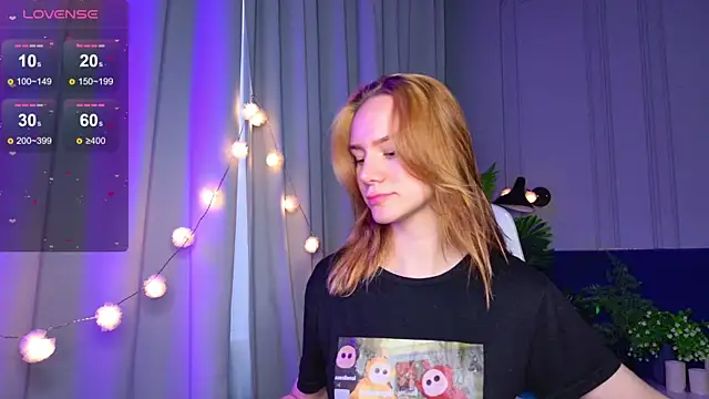 Snapshot of Ramona___ chatting on October 10, 2025, 6:01 am Ramona online show from October 10, 2025, 6:01 am