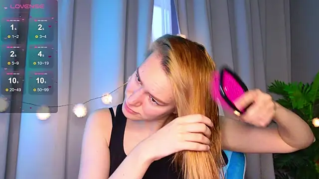 Snapshot of Ramona___ chatting on October 19, 2025, 6:03 am Ramona online show from October 19, 2025, 6:03 am