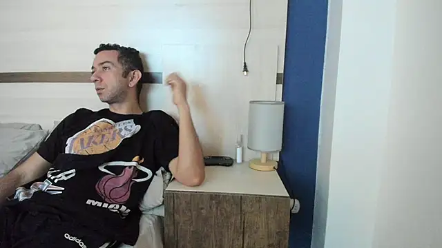 Snapshot of funcouple1985 chatting on March 11, 2025, 9:15 pm funcouple1985 online show from March 11, 2025, 9:15 pm