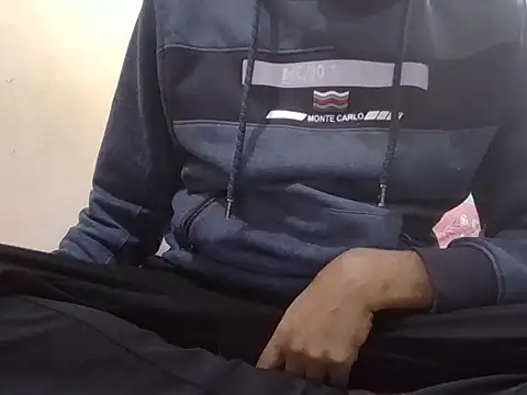 Snapshot of aakash_ModelBrown chatting on December 14, 2024, 11:39 am aakash ModelBrown online show from December 14, 2024, 11:39 am