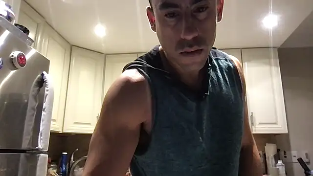 BigGuyMuscle online show from December 22, 2025, 1:24 am