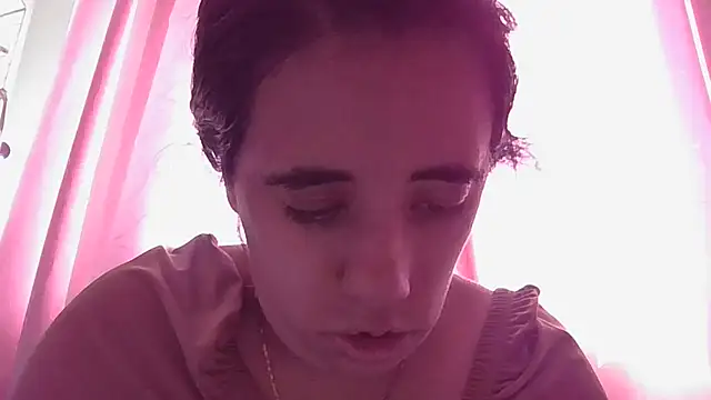 Snapshot of annarose19 chatting on January 14, 2025, 8:15 pm annarose19 online show from January 14, 2025, 8:15 pm